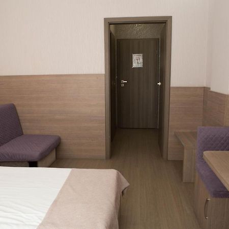 Mini Elegant Hotel Kiev Buitenkant foto