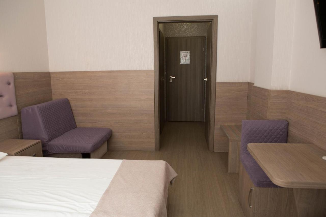 Mini Elegant Hotel Kiev Buitenkant foto
