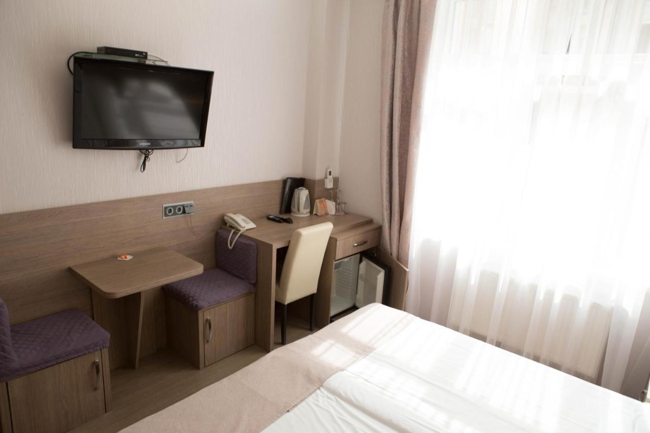 Mini Elegant Hotel Kiev Buitenkant foto